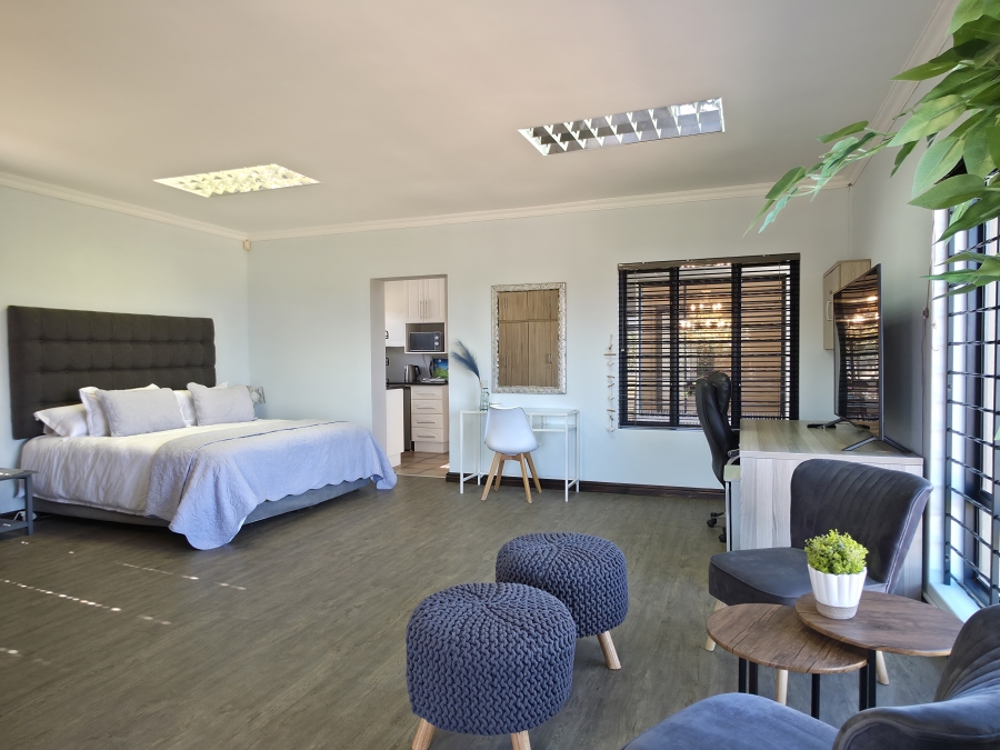 5 Bedroom Property for Sale in Wavecrest Eastern Cape